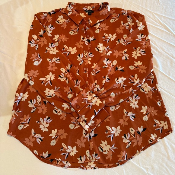 Three (3) - Ann Taylor Factory Floral and Patterned Blouses - Rust, Navy, Beige - Picture 2 of 10